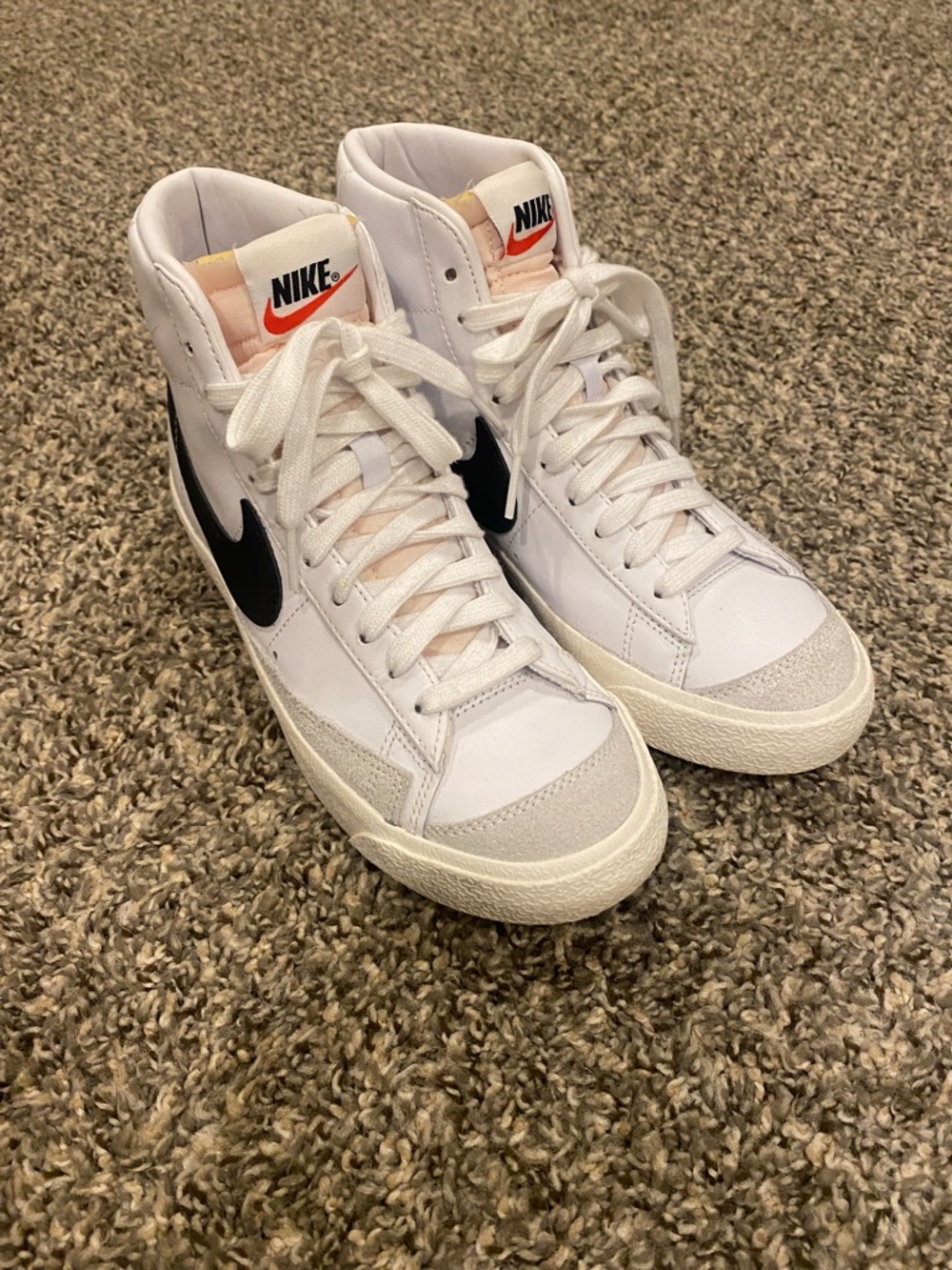 Women’s Nike Blazer Mid 77 Vintage High Top Sneakers Size 7
